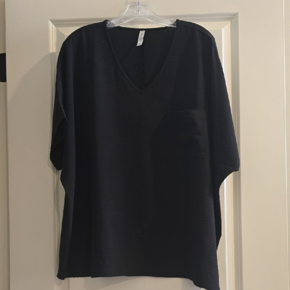 Zenana Outfitters Black V-Neck Top